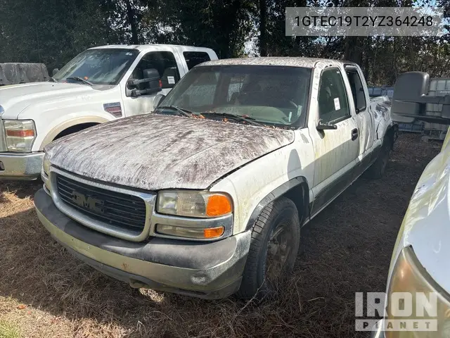 1GTEC19T2YZ364248 2000 GMC Sierra K 1500 2000 GMC Sierra K1500 4X2 Extended Cab Pickup (Inoperable)