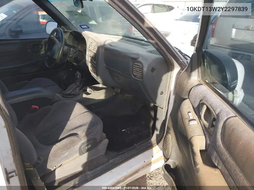 2000 GMC Jimmy Sle VIN: 1GKDT13W2Y2297839 Lot: 44082963
