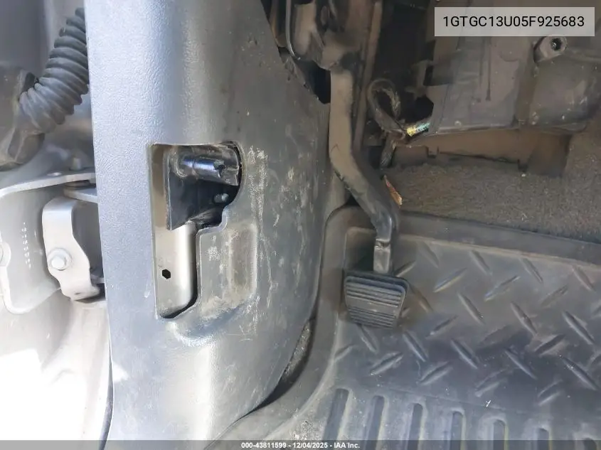 1GTGC13U05F925683 2005 GMC Sierra 1500Hd Sle
