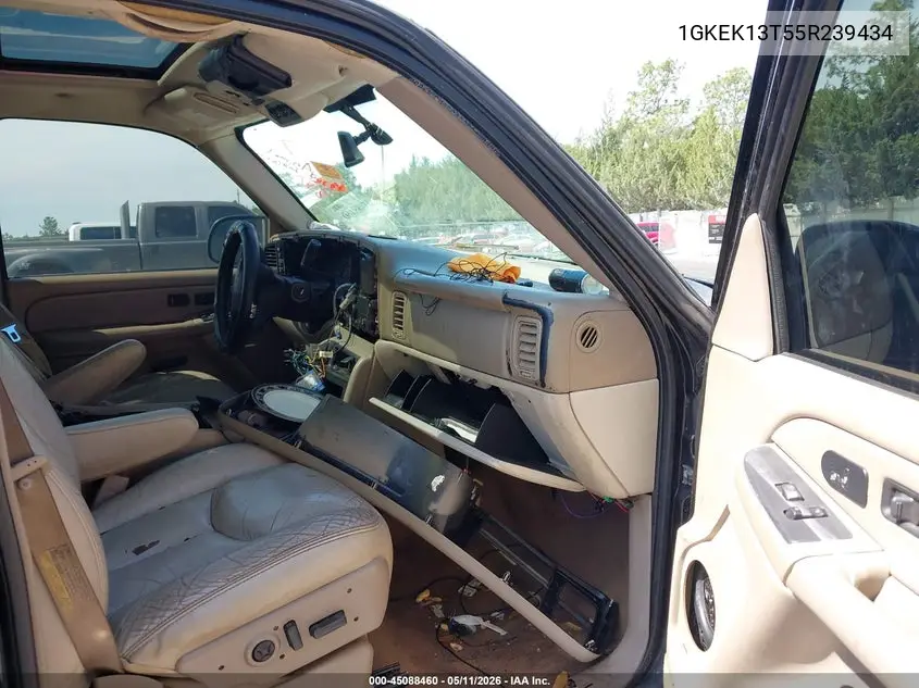 2005 GMC Yukon Slt VIN: 1GKEK13T55R239434 Lot: 45088460