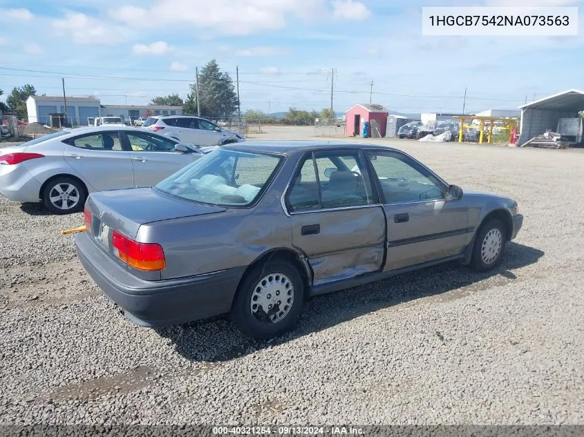 1HGCB7542NA073563 1992 Honda Accord Dx