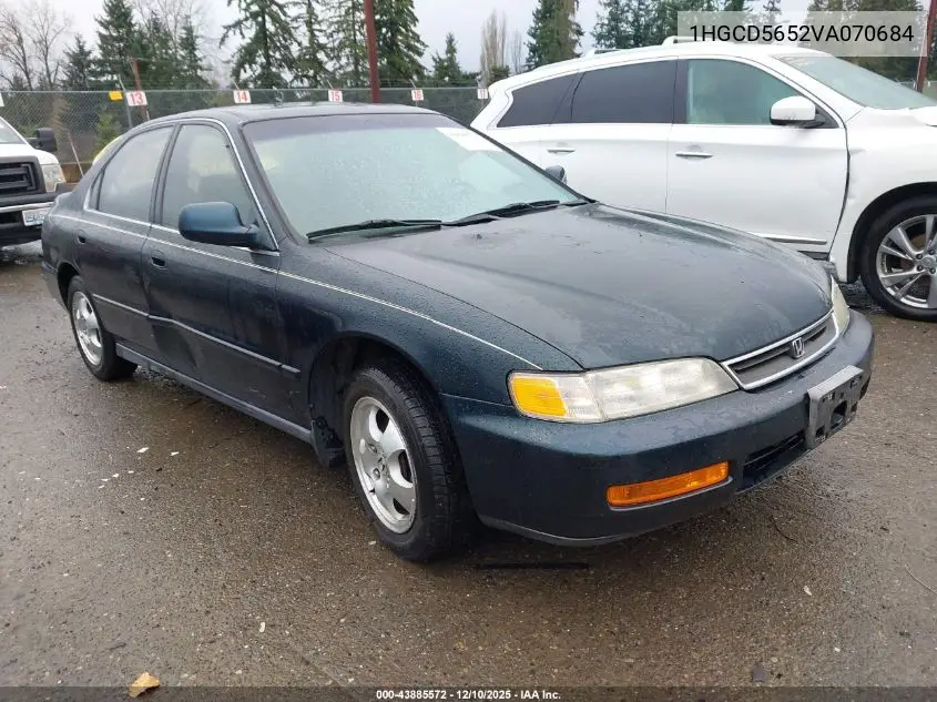 1HGCD5652VA070684 1997 Honda Accord Ex