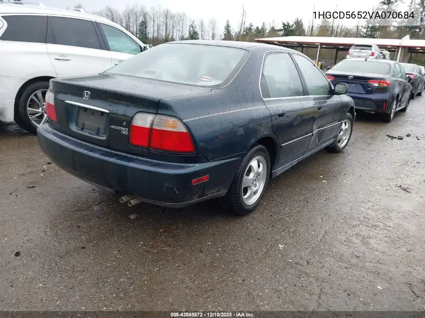 1HGCD5652VA070684 1997 Honda Accord Ex