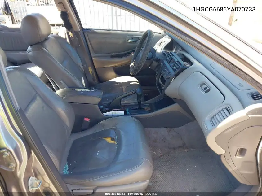1HGCG6686YA070733 2000 Honda Accord 2.3 Ex