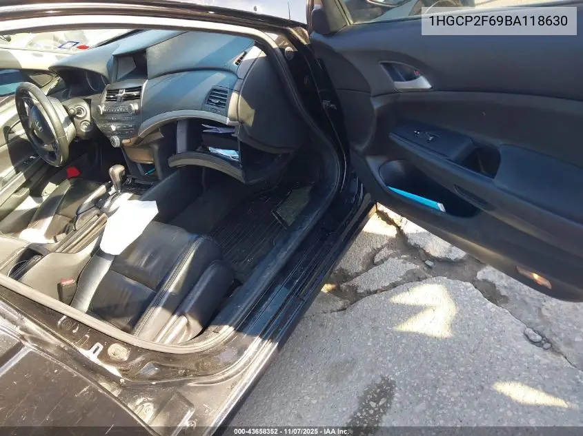 1HGCP2F69BA118630 2011 Honda Accord 2.4 Se