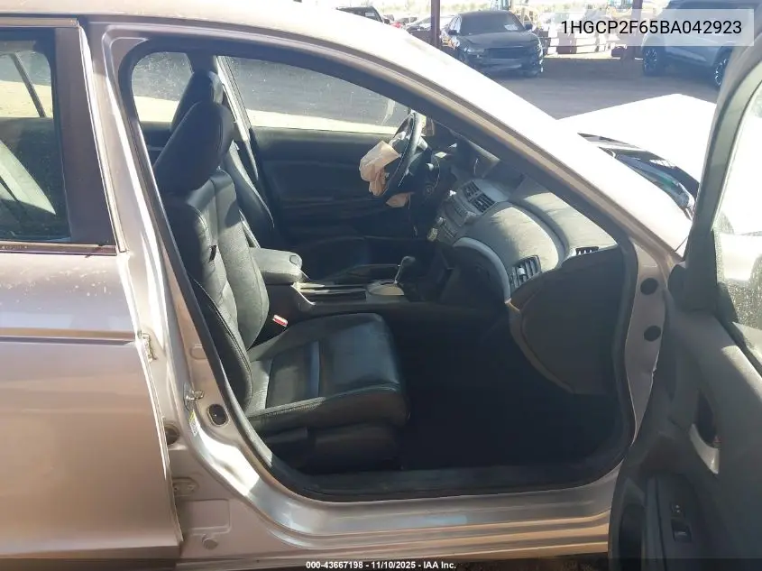 1HGCP2F65BA042923 2011 Honda Accord 2.4 Se