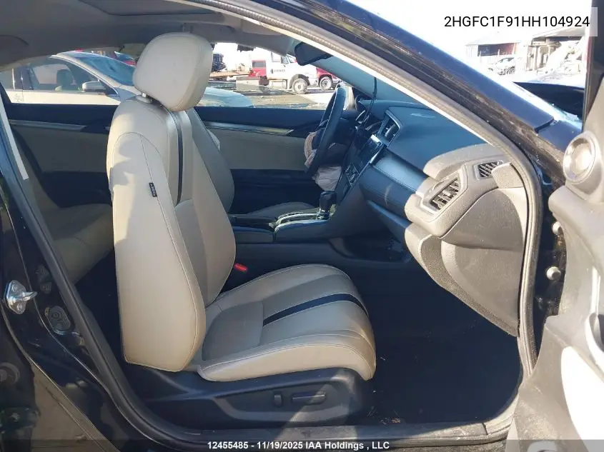 2HGFC1F91HH104924 2017 Honda Civic Touring