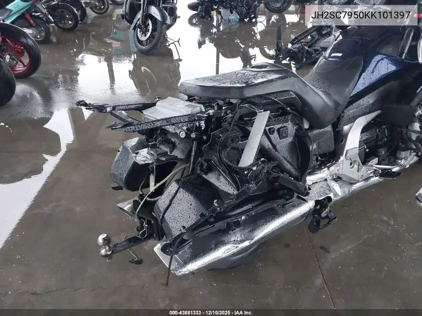 JH2SC7950KK101397 2019 Honda Gl1800 D