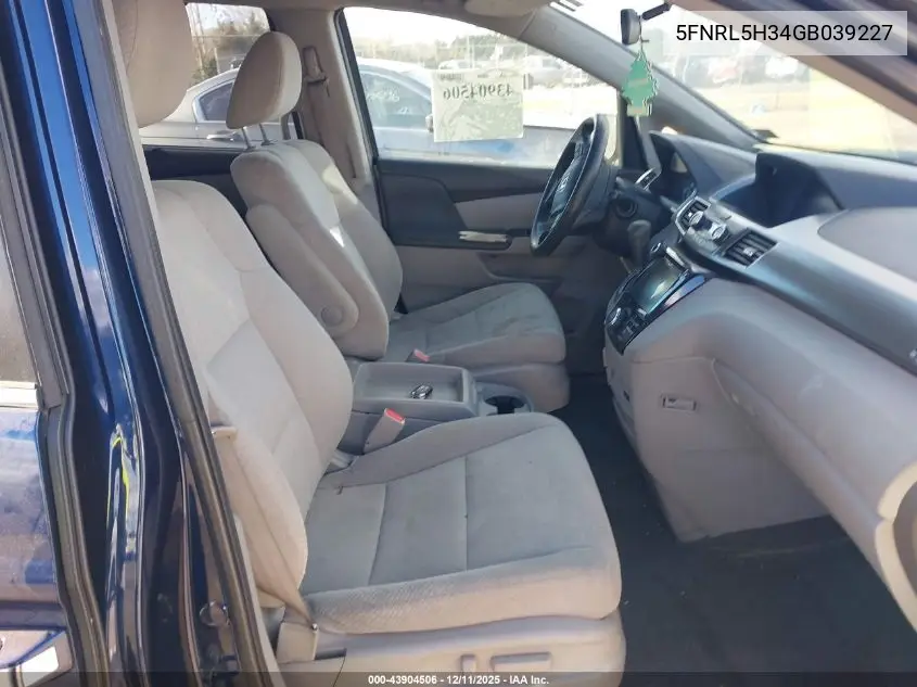 5FNRL5H34GB039227 2016 Honda Odyssey Se