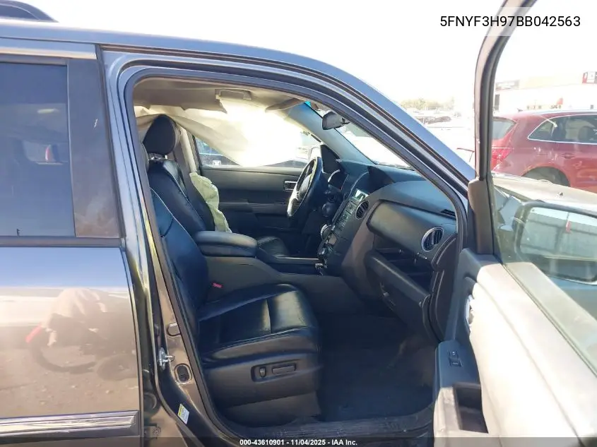 5FNYF3H97BB042563 2011 Honda Pilot Touring