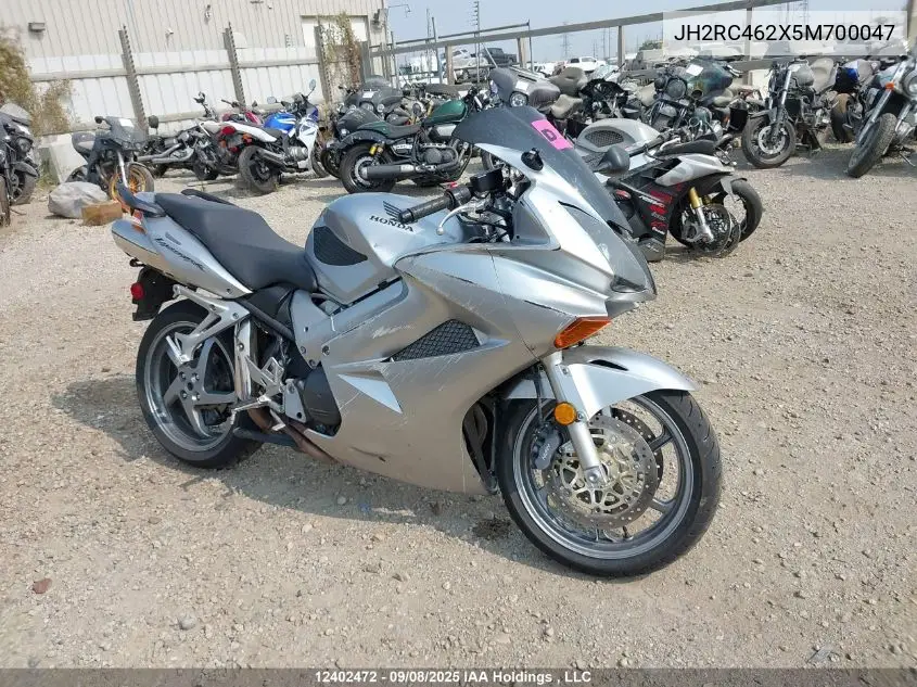JH2RC462X5M700047 2005 Honda Vfr800