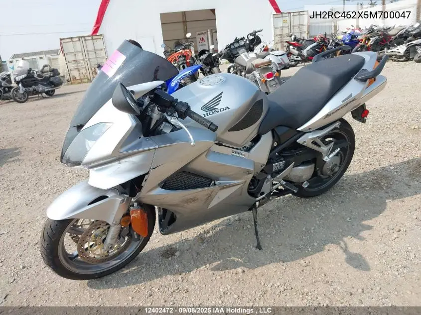 JH2RC462X5M700047 2005 Honda Vfr800