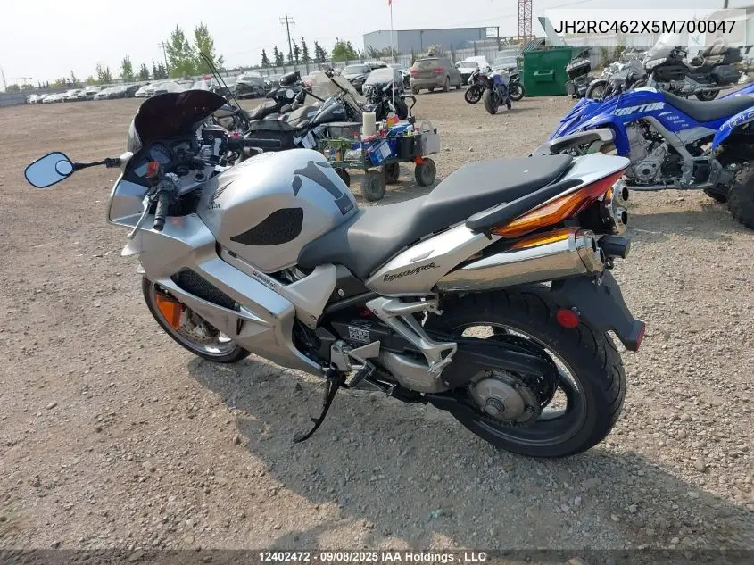 JH2RC462X5M700047 2005 Honda Vfr800