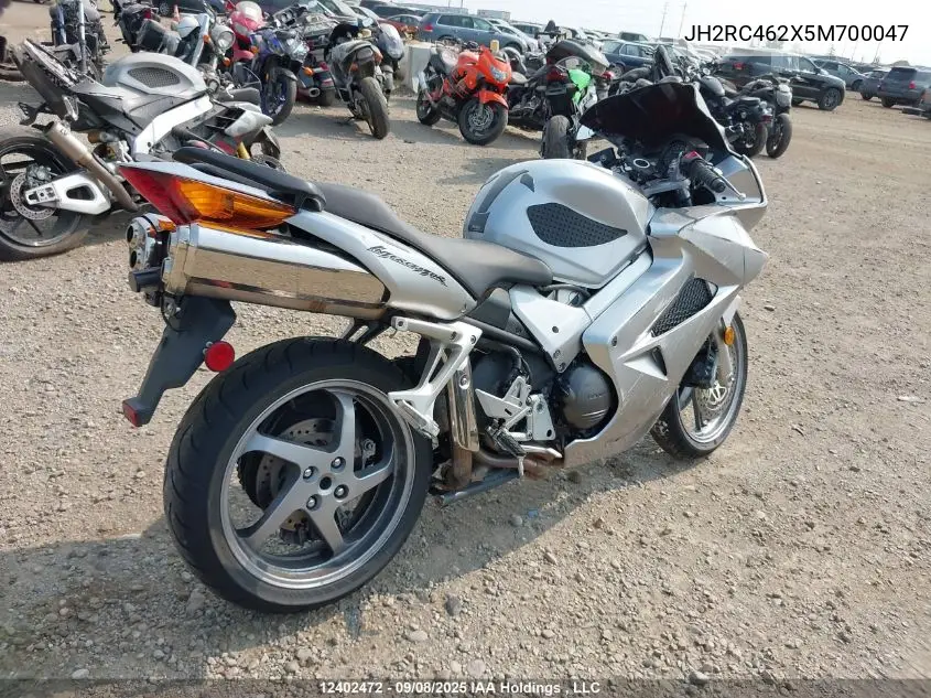 JH2RC462X5M700047 2005 Honda Vfr800