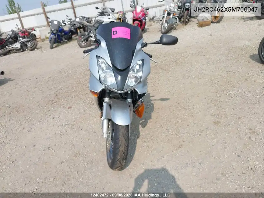 JH2RC462X5M700047 2005 Honda Vfr800