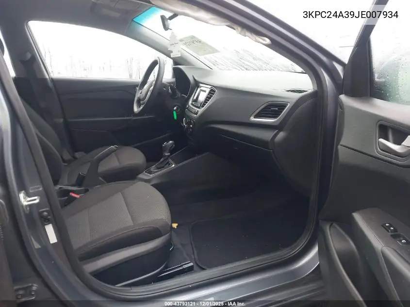 3KPC24A39JE007934 2018 Hyundai Accent Se