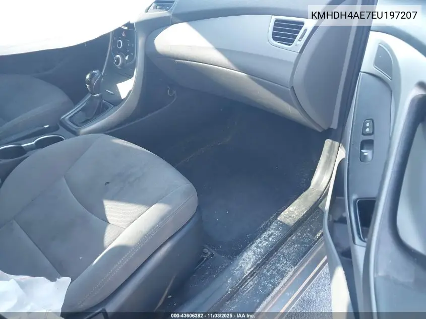 KMHDH4AE7EU197207 2014 Hyundai Elantra Se