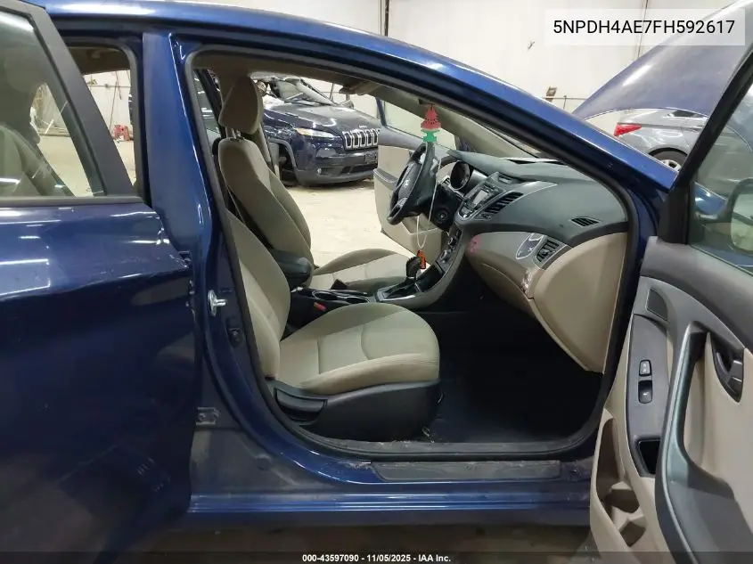 5NPDH4AE7FH592617 2015 Hyundai Elantra Se