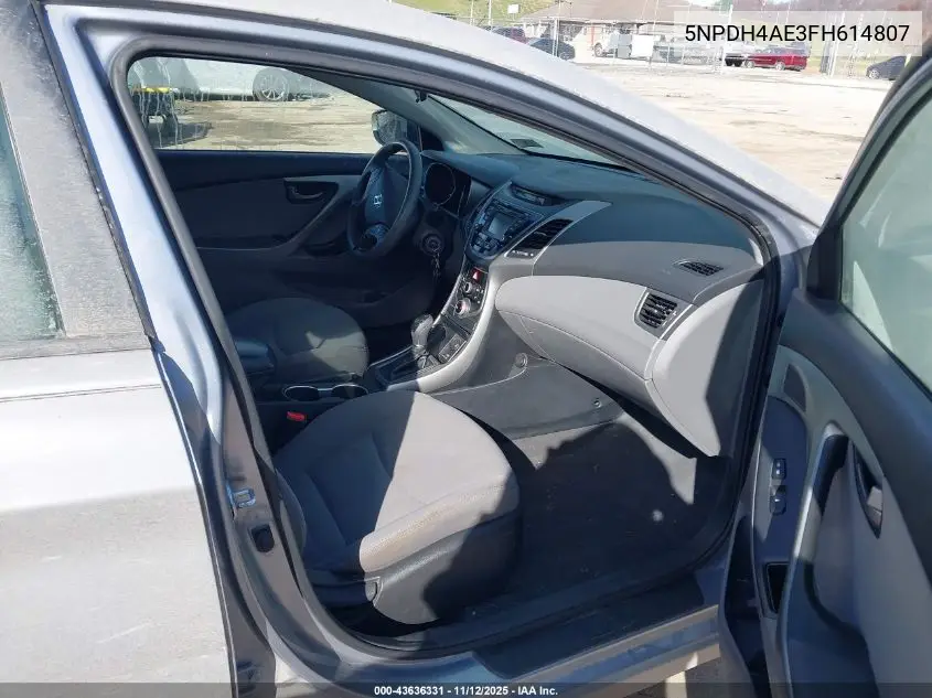 5NPDH4AE3FH614807 2015 Hyundai Elantra Se