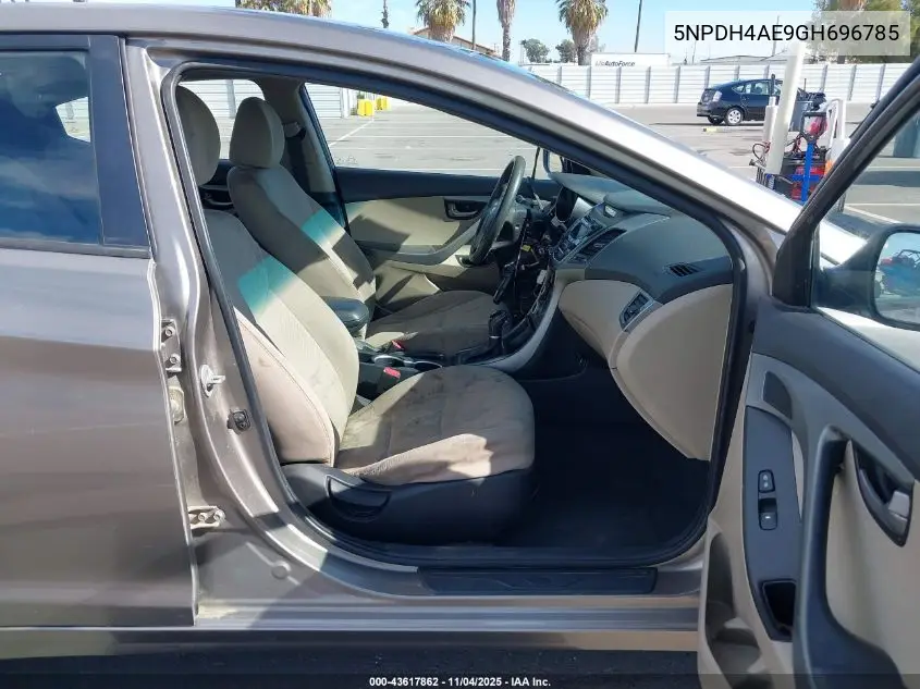 5NPDH4AE9GH696785 2016 Hyundai Elantra Se