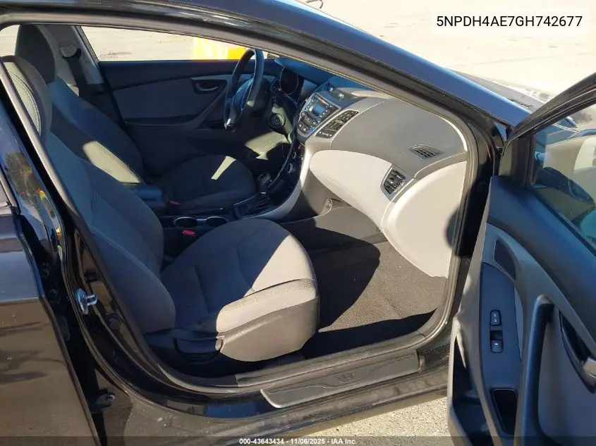 5NPDH4AE7GH742677 2016 Hyundai Elantra Se