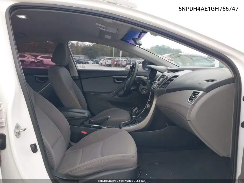 5NPDH4AE1GH766747 2016 Hyundai Elantra Se