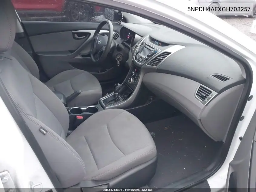 5NPDH4AEXGH703257 2016 Hyundai Elantra Se