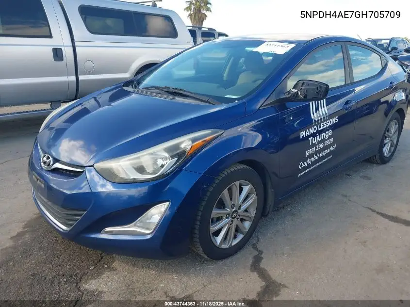 5NPDH4AE7GH705709 2016 Hyundai Elantra Se
