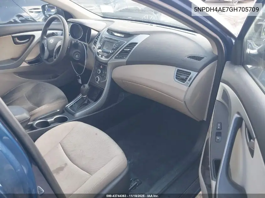 5NPDH4AE7GH705709 2016 Hyundai Elantra Se