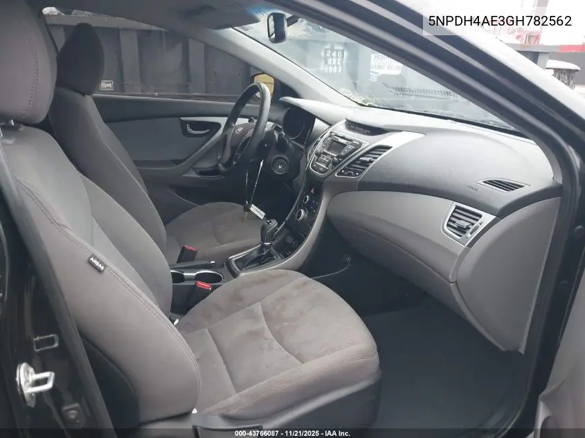 5NPDH4AE3GH782562 2016 Hyundai Elantra Se