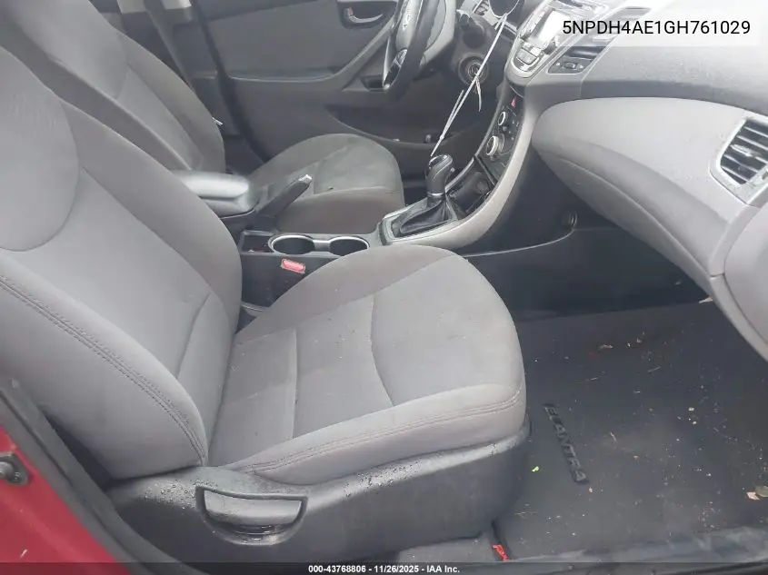 5NPDH4AE1GH761029 2016 Hyundai Elantra Se