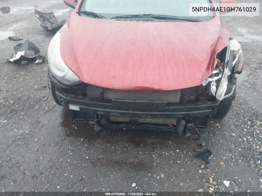 5NPDH4AE1GH761029 2016 Hyundai Elantra Se