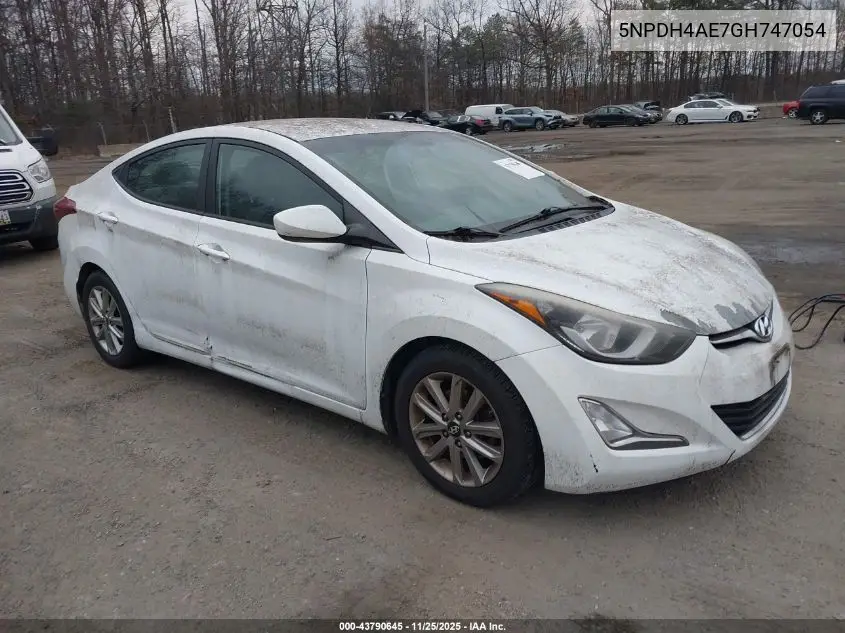 5NPDH4AE7GH747054 2016 Hyundai Elantra Se