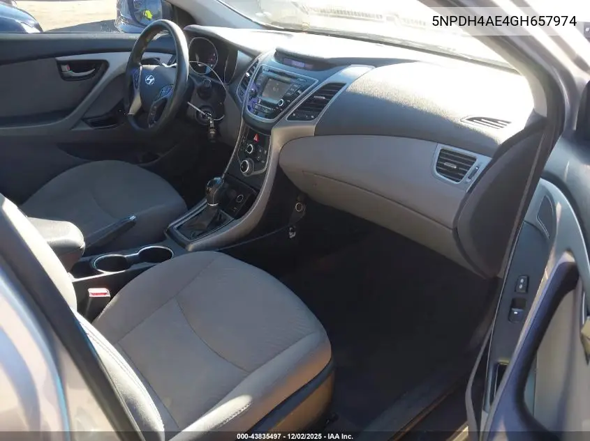 5NPDH4AE4GH657974 2016 Hyundai Elantra Se