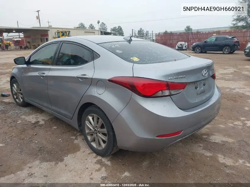 5NPDH4AE9GH660921 2016 Hyundai Elantra Se