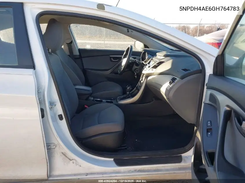5NPDH4AE6GH764783 2016 Hyundai Elantra Se