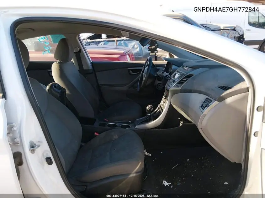 5NPDH4AE7GH772844 2016 Hyundai Elantra Se