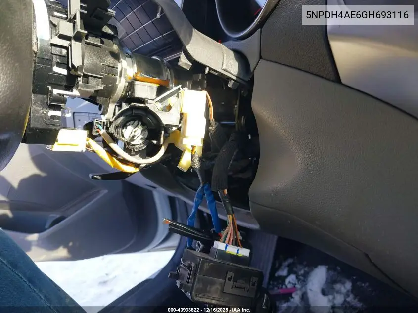 5NPDH4AE6GH693116 2016 Hyundai Elantra Se