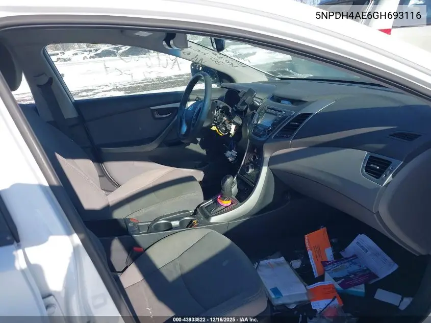 5NPDH4AE6GH693116 2016 Hyundai Elantra Se