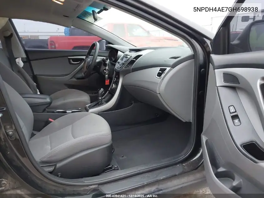 5NPDH4AE7GH698938 2016 Hyundai Elantra Se