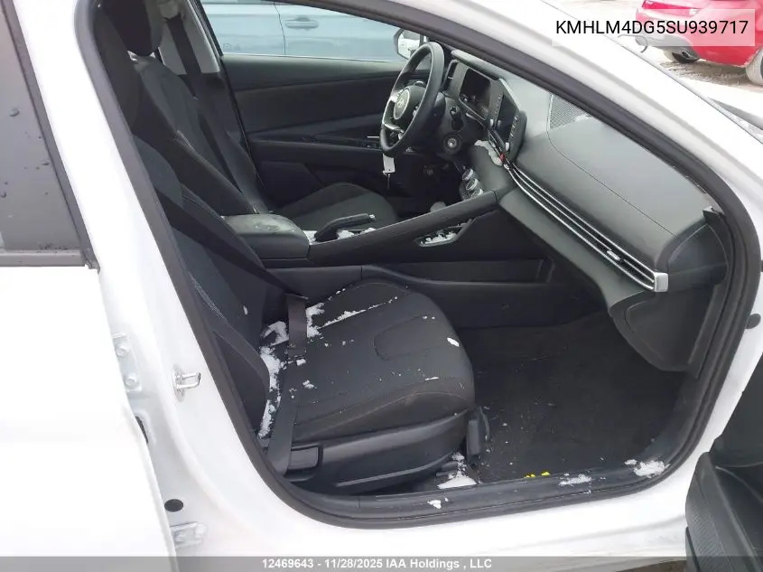 KMHLM4DG5SU939717 2025 Hyundai Elantra Essential
