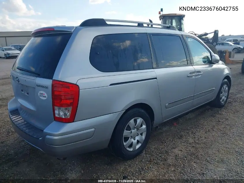 KNDMC233676042755 2007 Hyundai Entourage Gls/Limited/Se