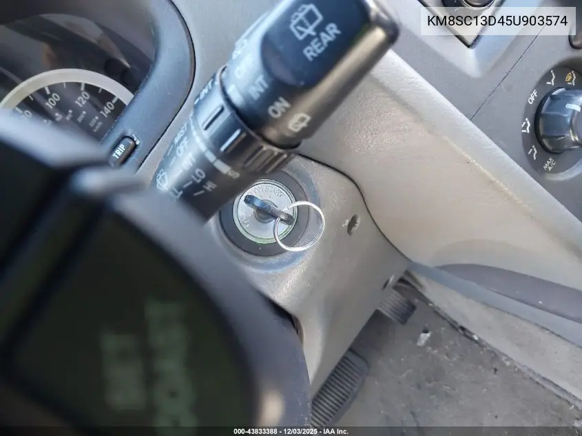 KM8SC13D45U903574 2005 Hyundai Santa Fe Gls