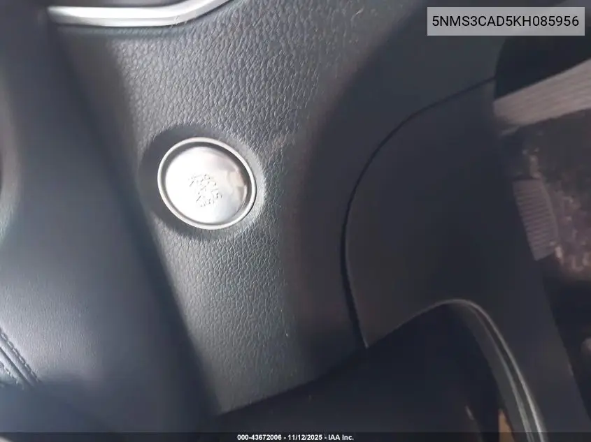 5NMS3CAD5KH085956 2019 Hyundai Santa Fe Sel