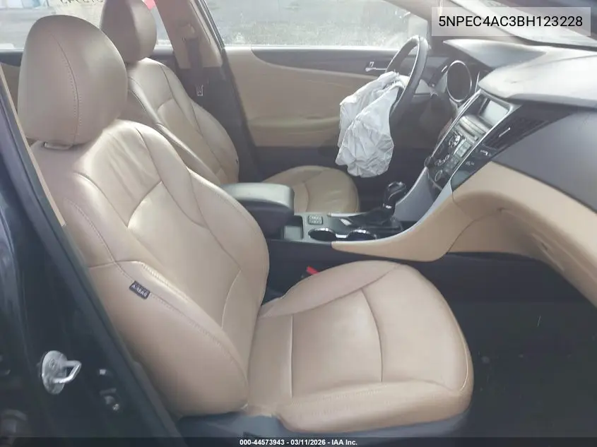 5NPEC4AC3BH123228 2011 Hyundai Sonata Limited