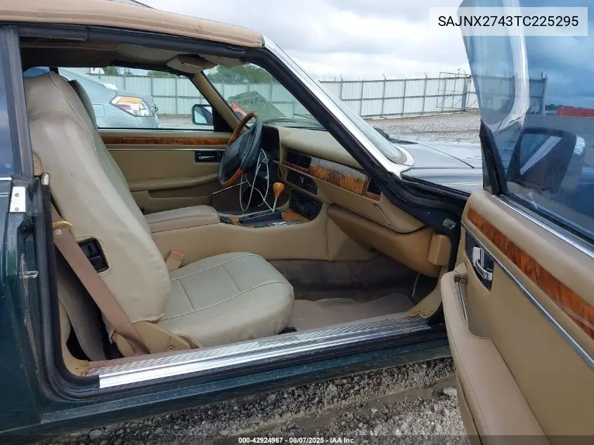 SAJNX2743TC225295