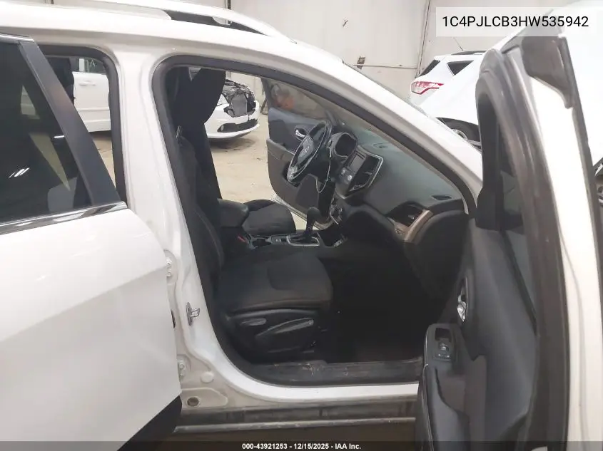 1C4PJLCB3HW535942 2017 Jeep Cherokee Latitude Fwd