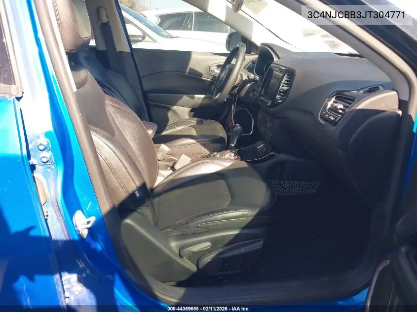 3C4NJCBB3JT304771 2018 Jeep Compass Altitude Fwd
