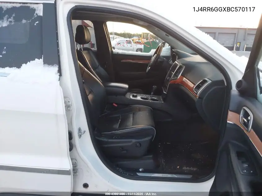 1J4RR6GGXBC570117 2011 Jeep Grand Cherokee Overland