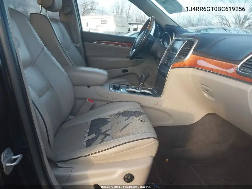 1J4RR6GT0BC619256 2011 Jeep Grand Cherokee Overland